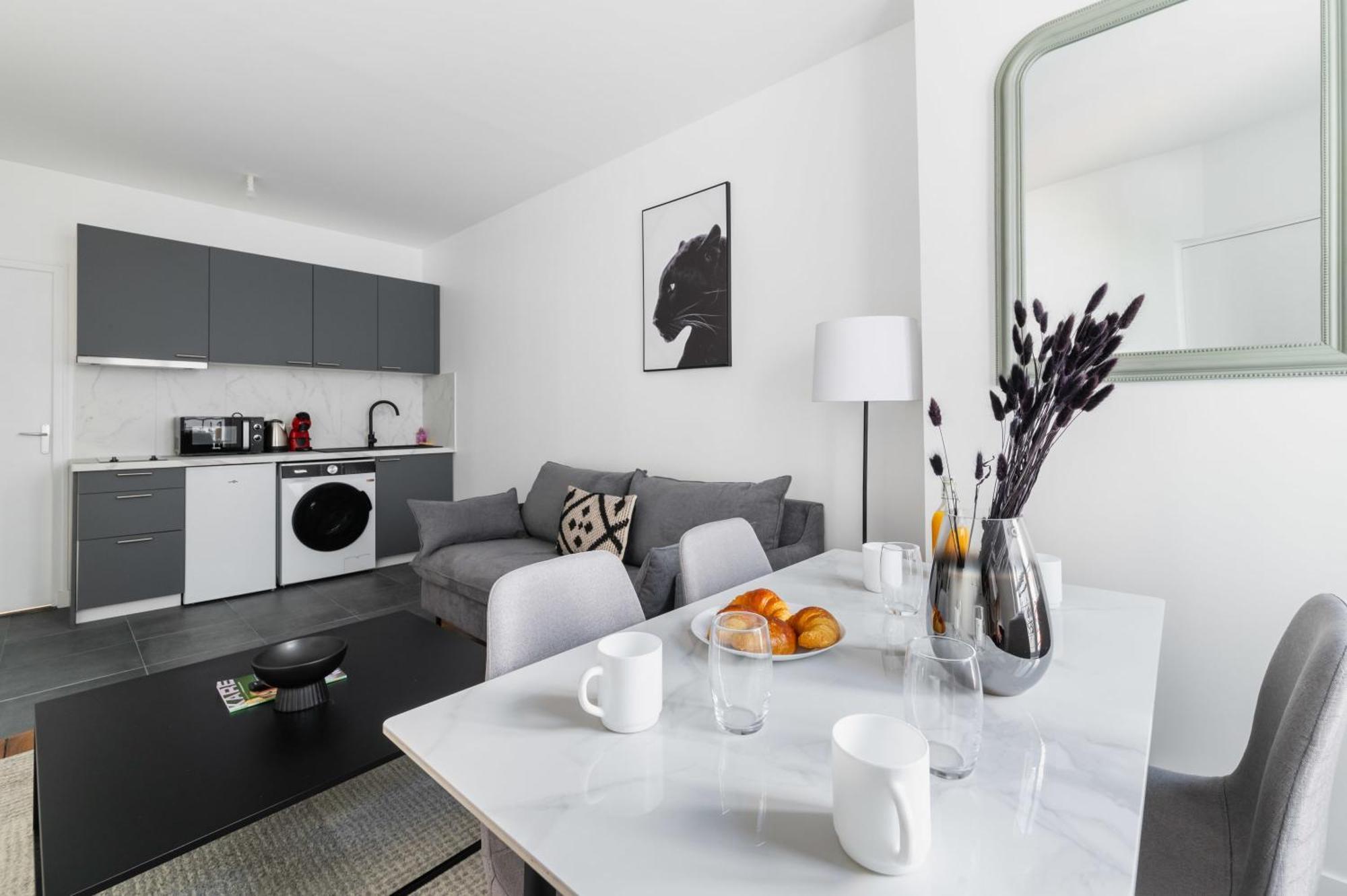 2 Pieces Refait Neuf Metro Jaures - Paris 19 - 4P - Flat-Guest Apartment Bagian luar foto
